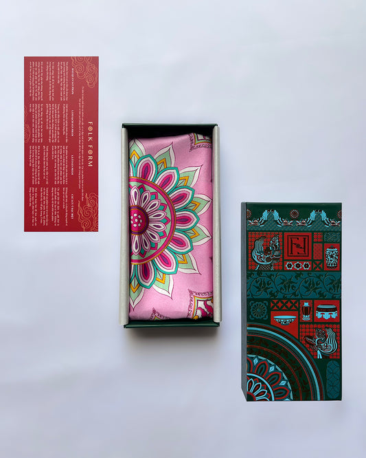 Set 3 Hộp Quà – Quà Tặng Doanh Nghiệp Cao Cấp Tinh Nhã / Khăn Lụa Vuông Phụng Vũ Vân Ca / Hồng