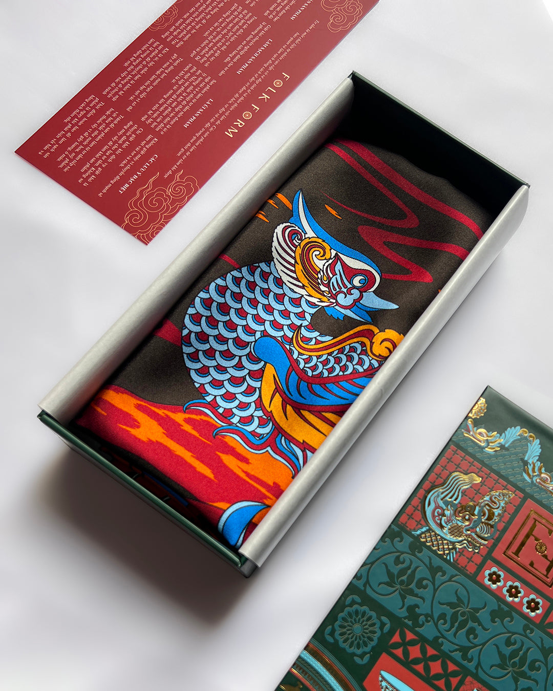 Quà Tặng Cao Cấp Tinh Tế / Khăn Lụa Vuông Uyên Ương Liên Hạ / Nâu & Da Cam