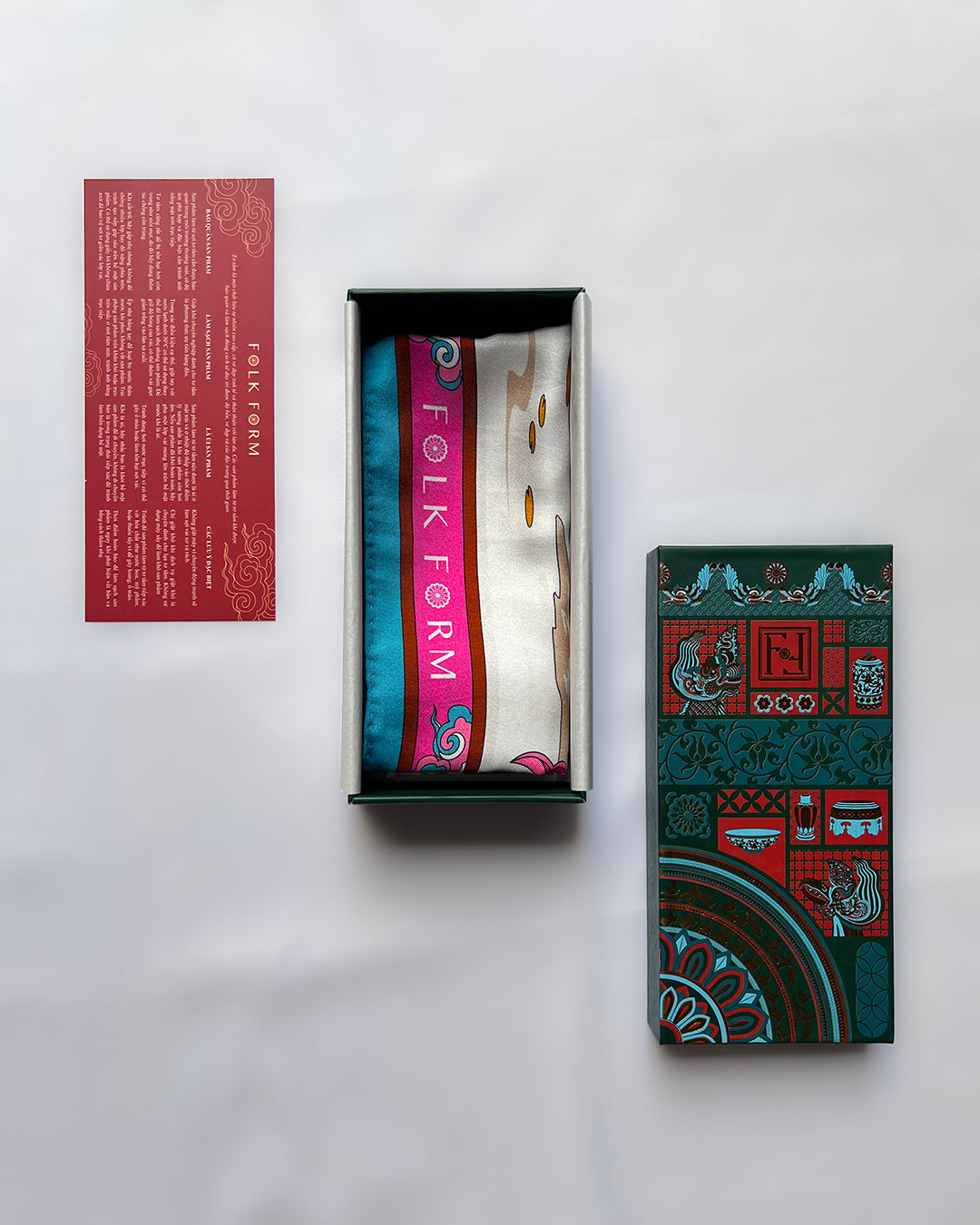 Quà Tặng Cao Cấp Tinh Tế / Khăn Lụa Vuông Uyên Ương Liên Hạ / Be & Nâu