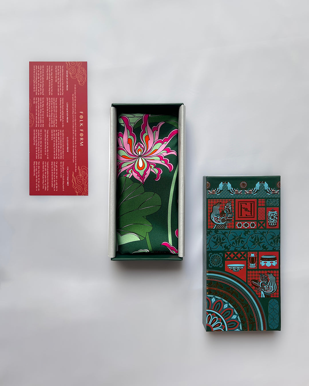 Quà Tặng Cao Cấp Tinh Tế / Khăn Lụa Vuông Uyên Ương Liên Hạ / Xanh Lá & Hồng