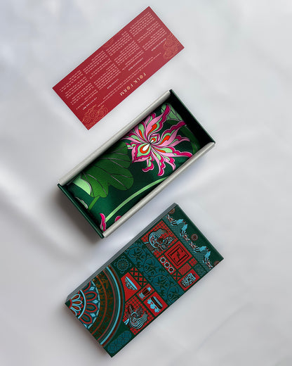 Quà Tặng Cao Cấp Tinh Tế / Khăn Lụa Vuông Uyên Ương Liên Hạ / Xanh Lá & Hồng