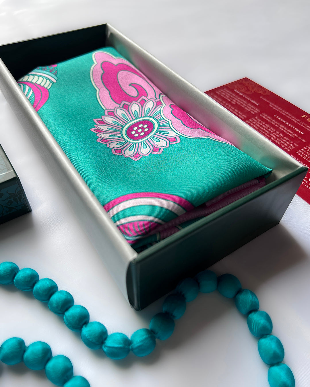 Quà Tặng Cao Cấp Tinh Vân / Khăn Lụa Vuông Hương Vân Long Mộng / Xanh Ngọc & Hồng