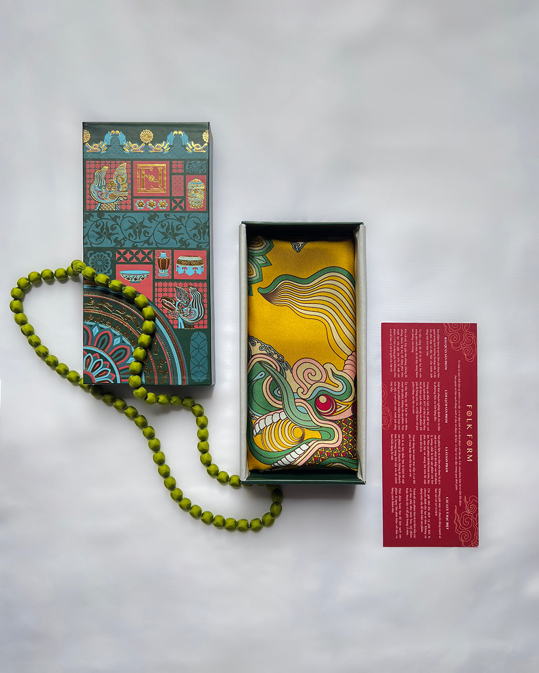 Quà Tặng Cao Cấp / Khăn Lụa Vuông Mây Hoạ Long Ân / Vàng