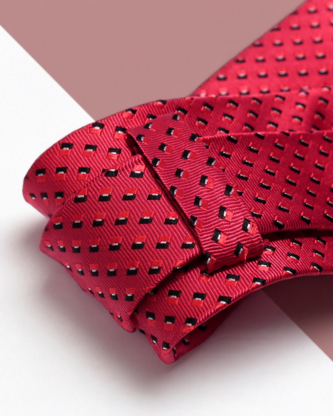 Cà Vạt Lụa Gấm Hoa Văn Lập Thể / Đỏ / 8cm x 145cm