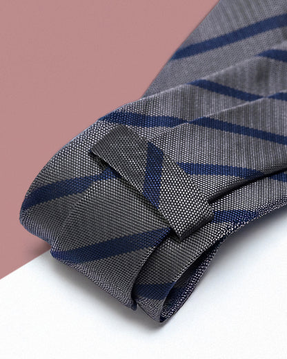 Quà Tặng Cao Cấp / Cà Vạt Lụa Gấm Hoa Văn Kẻ Chéo / Xám / 8cm x 145cm