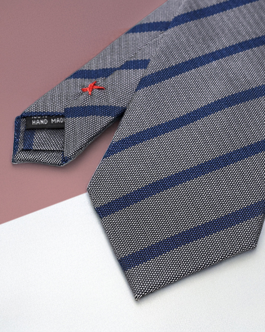 Quà Tặng Cao Cấp / Cà Vạt Lụa Gấm Hoa Văn Kẻ Chéo / Xám / 8cm x 145cm