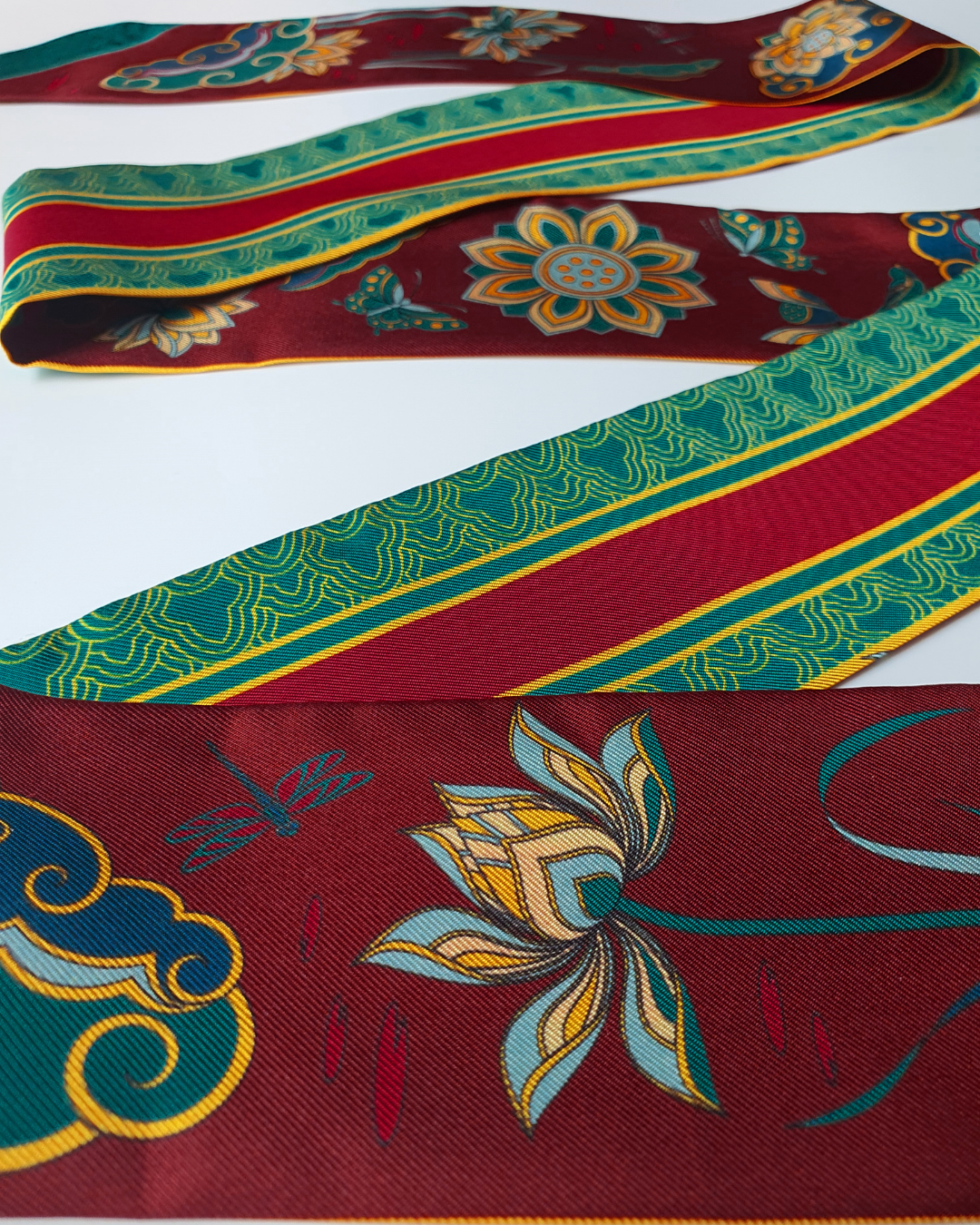 Quà Tặng Cao Cấp / Khăn Twilly Lụa Cố Đô Liên Hoạ / Nâu & Xanh Lá Đậm / 6cm x 150cm