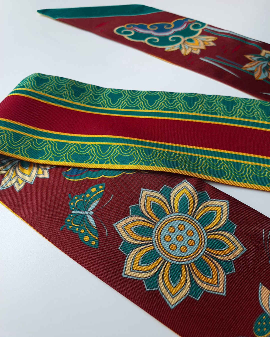 Quà Tặng Cao Cấp / Khăn Twilly Lụa Cố Đô Liên Hoạ / Nâu & Xanh Lá Đậm / 6cm x 150cm