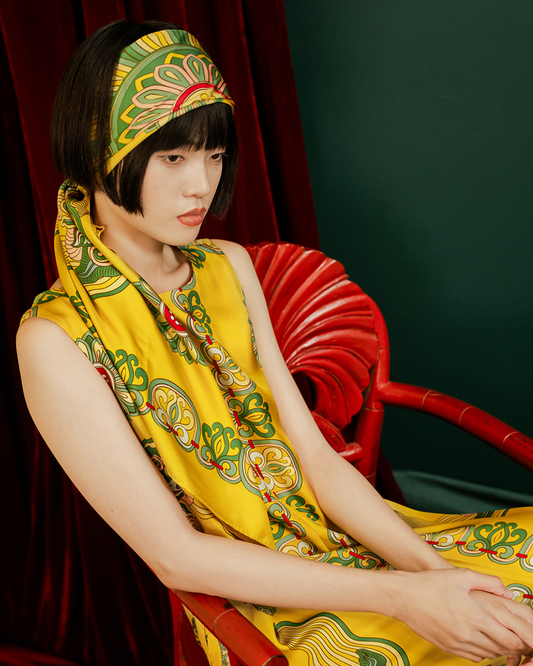 Khăn Lụa Vuông Mây Hoạ Long Ân / Vàng