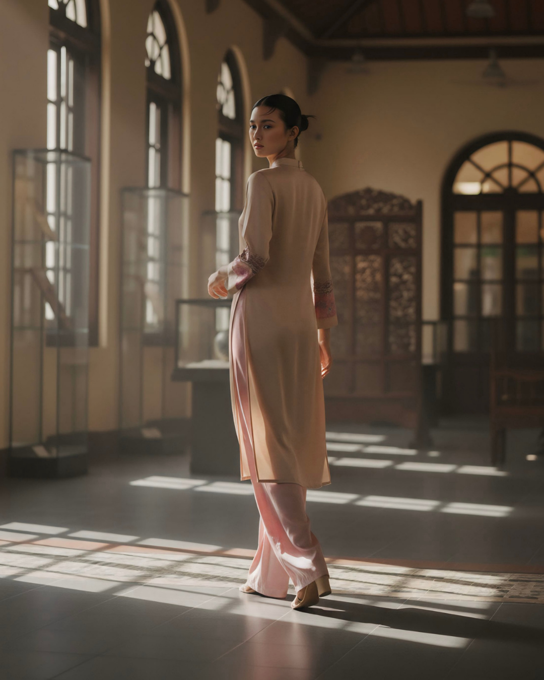 Áo Dài Lụa Tay Loa / Họa tiết Lụa Trơn Be Hồng & Twilly Phụng Vũ Vân Ca Hồng