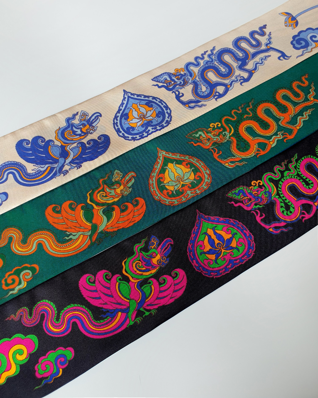 Quà Tặng Cao Cấp / Khăn Twilly Lụa Lý Quốc Ký Sự / Be & Xanh Dương / 6cm x 150cm