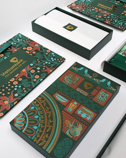 Set 3 Hộp Quà – Quà Tặng Doanh Nghiệp Cao Cấp Tinh Nhã / Khăn Lụa Vuông Phụng Vũ Vân Ca / Tím