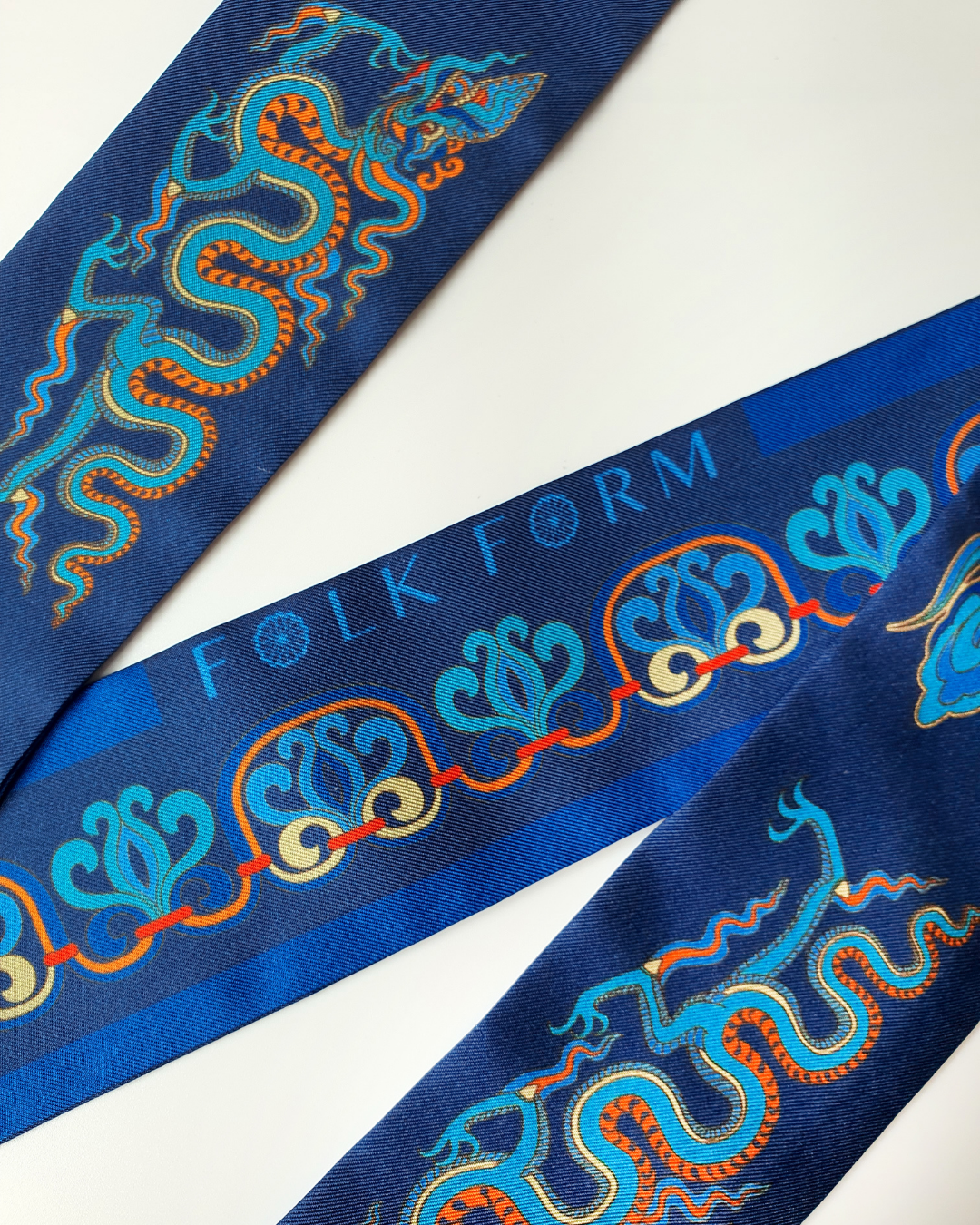 Quà Tặng Cao Cấp / Khăn Twilly Lụa Hương Vân Long Mộng / Xanh Lam Đậm / 6cm x 150cm