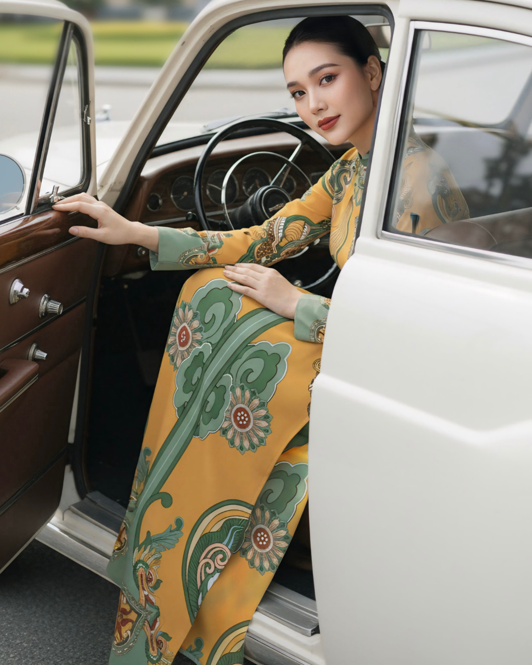 Áo Dài Lụa Truyền Thống / Họa tiết Hương Vân Long Mộng Xanh Lá & Vàng