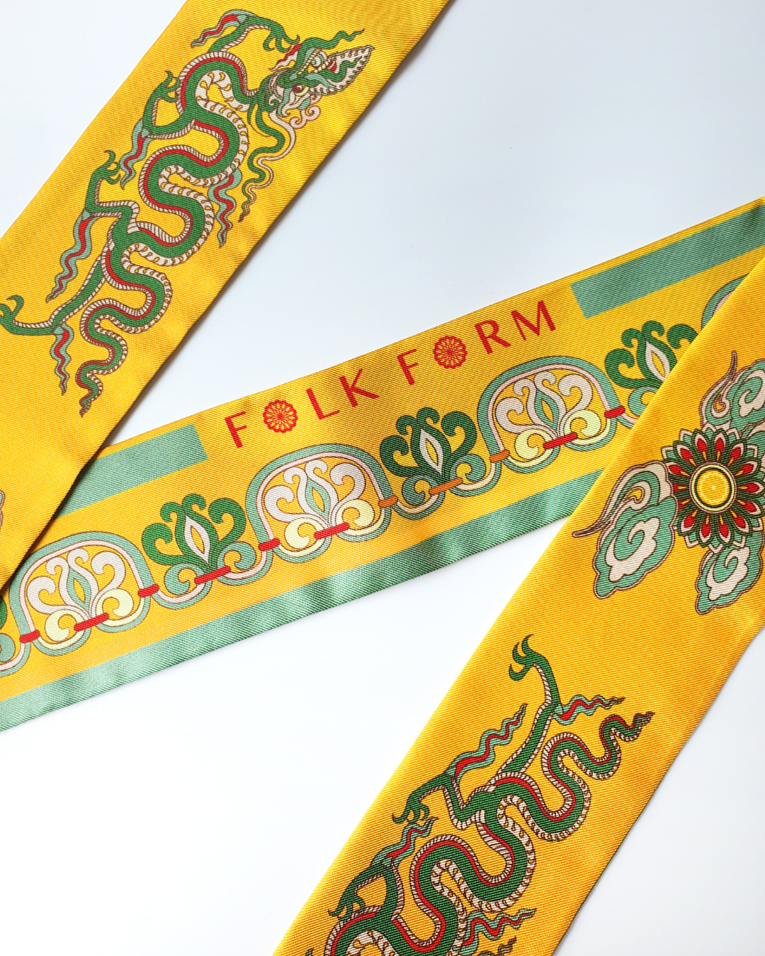 Quà Tặng Cao Cấp / Khăn Twilly Lụa Hương Vân Long Mộng / Xanh Lá & Vàng / 6cm x 150cm