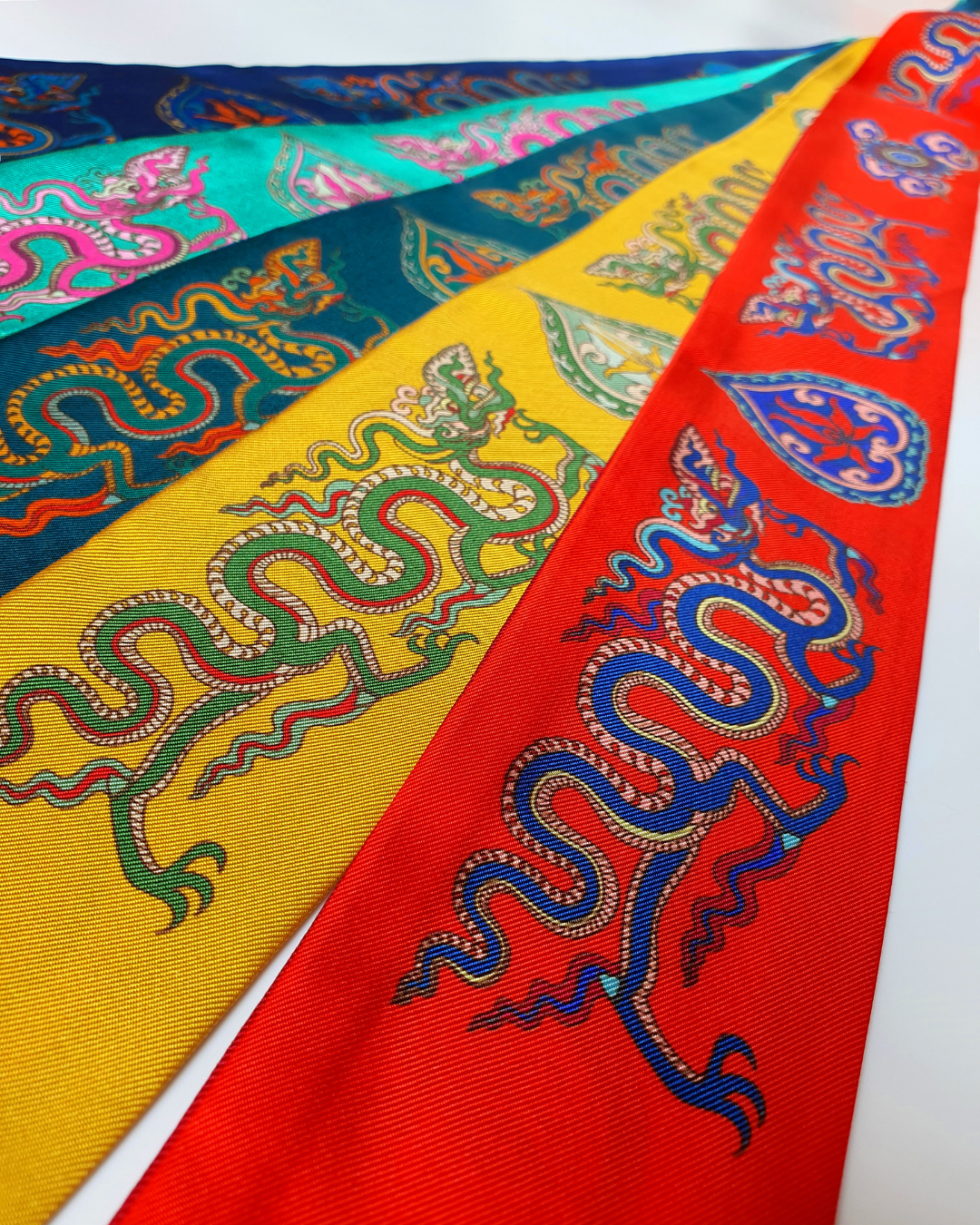 Quà Tặng Cao Cấp / Khăn Twilly Lụa Hương Vân Long Mộng / Xanh Cổ Vịt & Da Cam / 6cm x 150cm