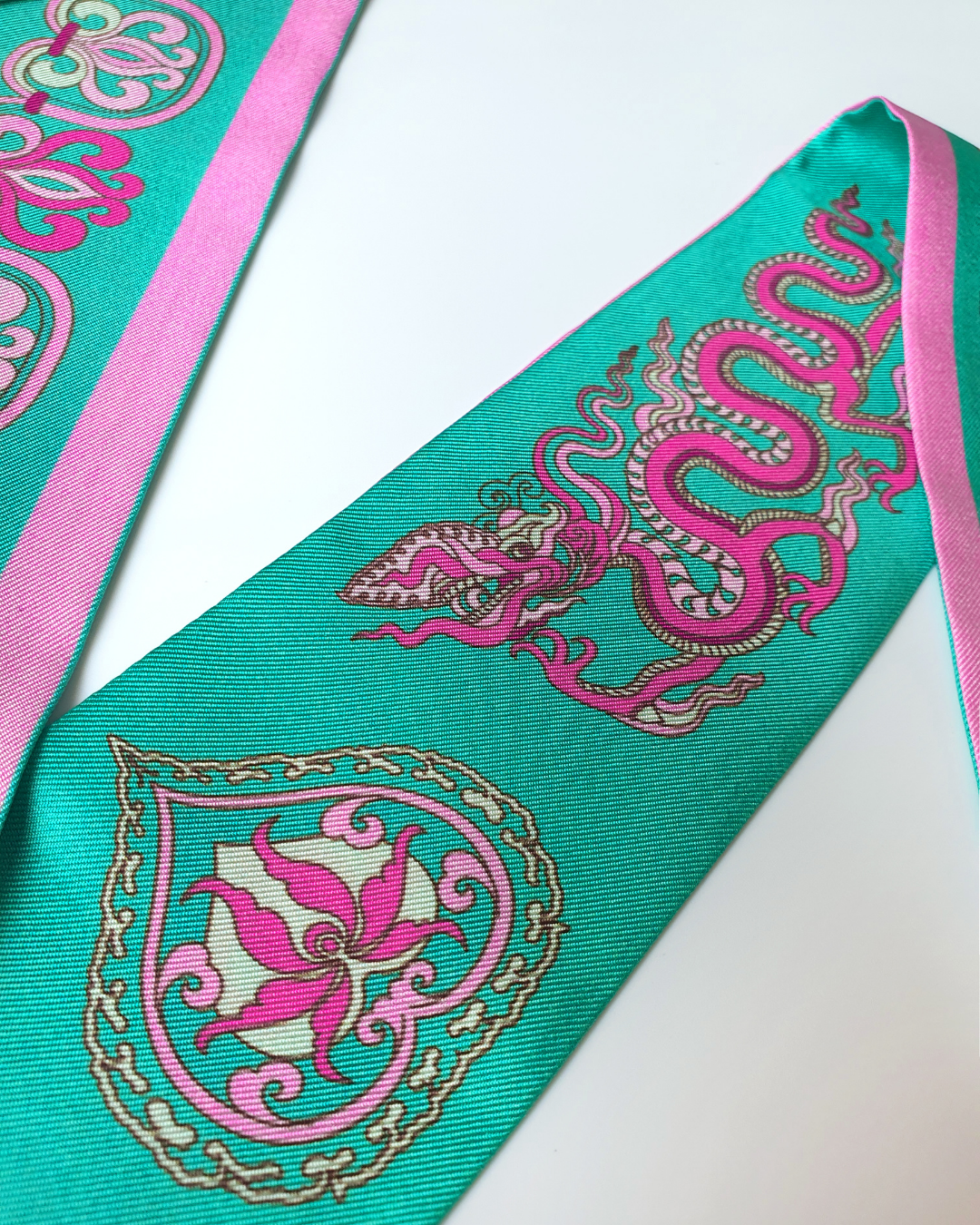 Quà Tặng Cao Cấp / Khăn Twilly Lụa Hương Vân Long Mộng / Xanh Ngọc & Hồng / 6cm x 150cm