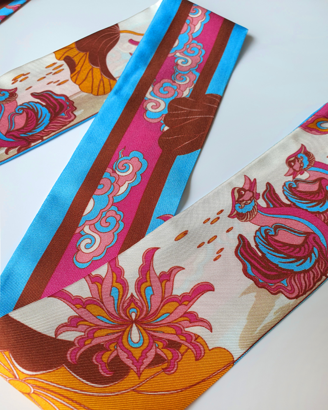 Quà Tặng Cao Cấp / Khăn Twilly Lụa Uyên Ương Liên Hạ / Be & Nâu / 6cm x 150cm