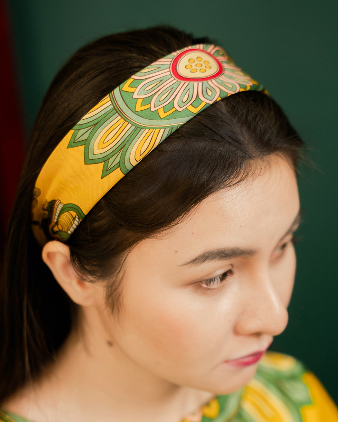 Khăn Lụa Mây Hoạ Long Ân / Vàng / 55x55