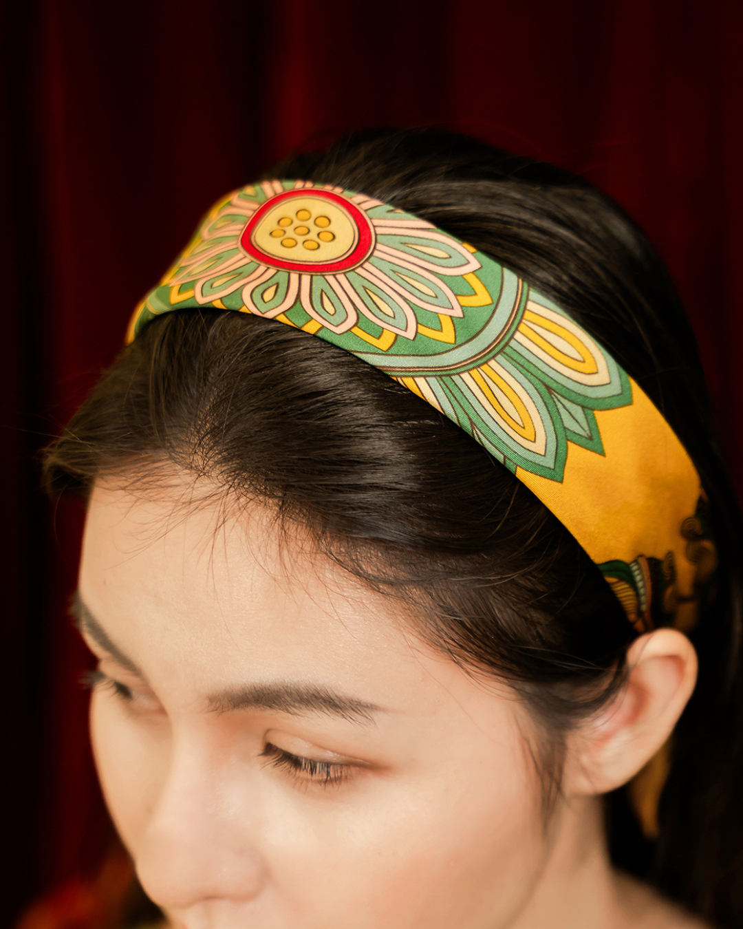 Khăn Lụa Mây Hoạ Long Ân / Vàng / 55x55