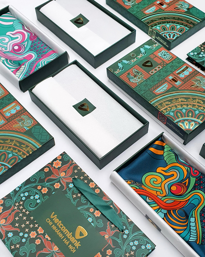 Set 3 Hộp Quà – Quà Tặng Doanh Nghiệp Cao Cấp Tinh Nhã / Khăn Lụa Vuông Phụng Vũ Vân Ca / Tím