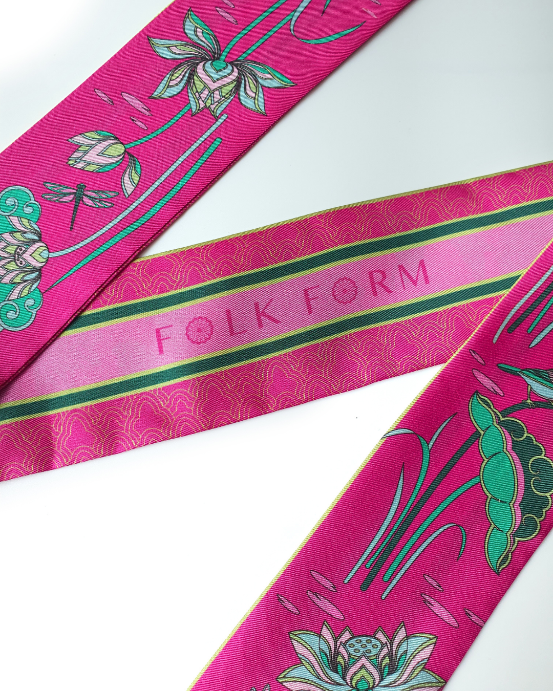 Quà Tặng Cao Cấp / Khăn Twilly Lụa Cố Đô Liên Hoạ / Hồng & Xanh Lá / 6cm x 150cm