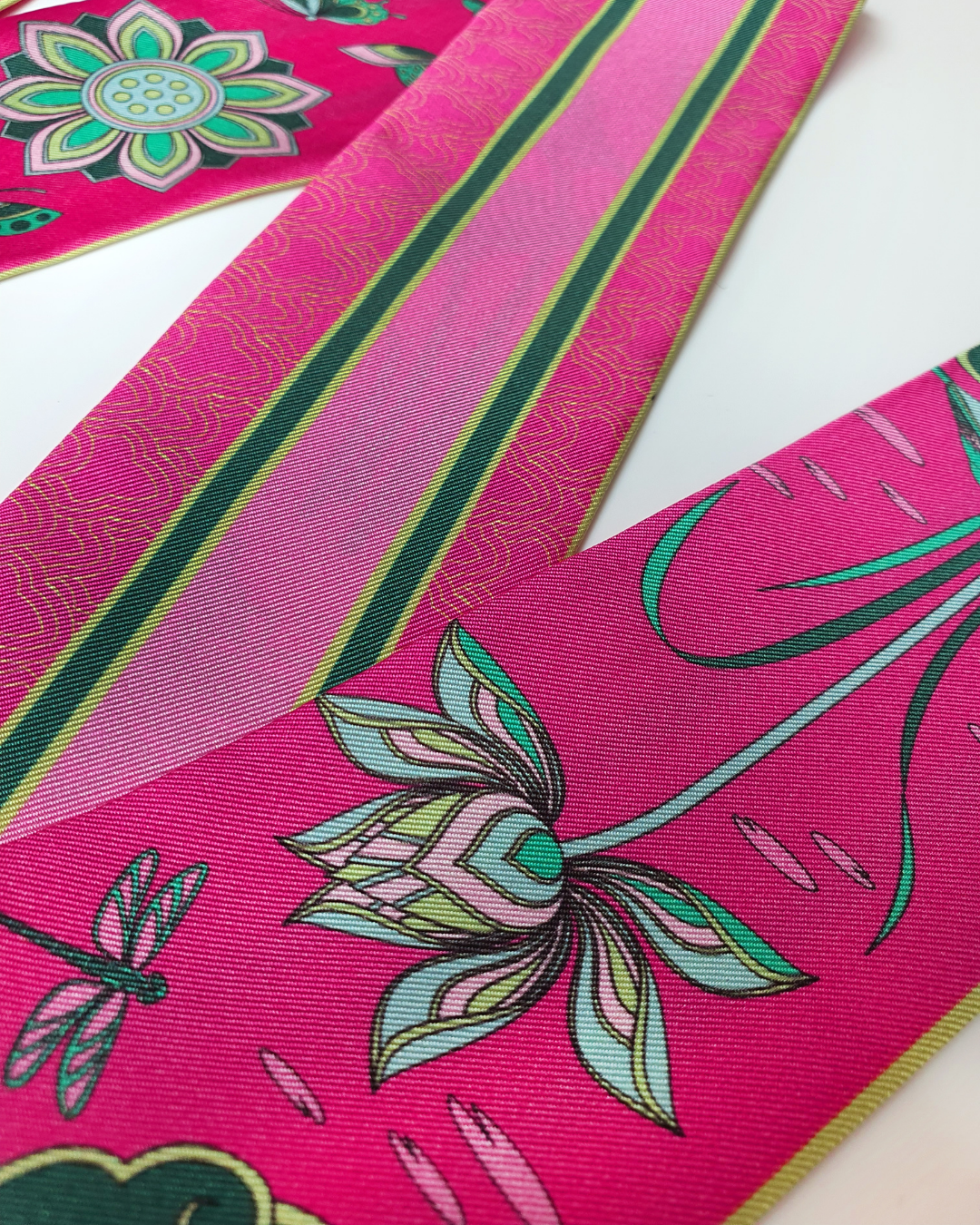 Quà Tặng Cao Cấp / Khăn Twilly Lụa Cố Đô Liên Hoạ / Hồng & Xanh Lá / 6cm x 150cm