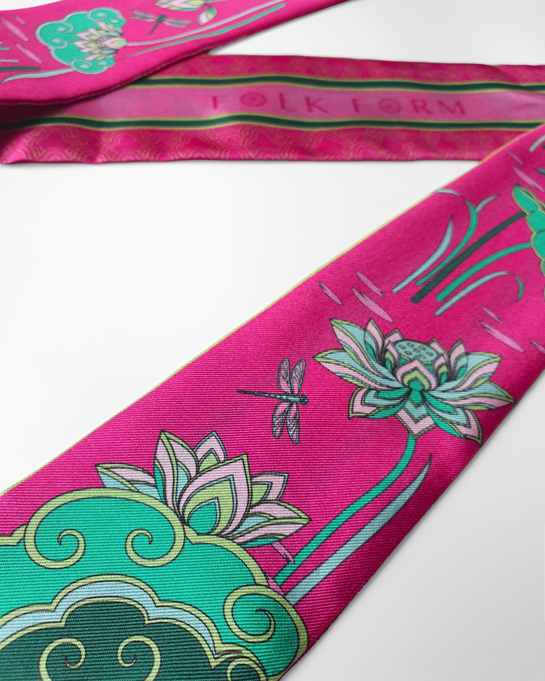 Quà Tặng Cao Cấp / Khăn Twilly Lụa Cố Đô Liên Hoạ / Hồng & Xanh Lá / 6cm x 150cm