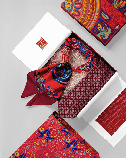 Quà Tặng Cao Cấp Tinh Mỹ / Khăn Lụa Vuông Hương Vân Long Mộng / Đỏ