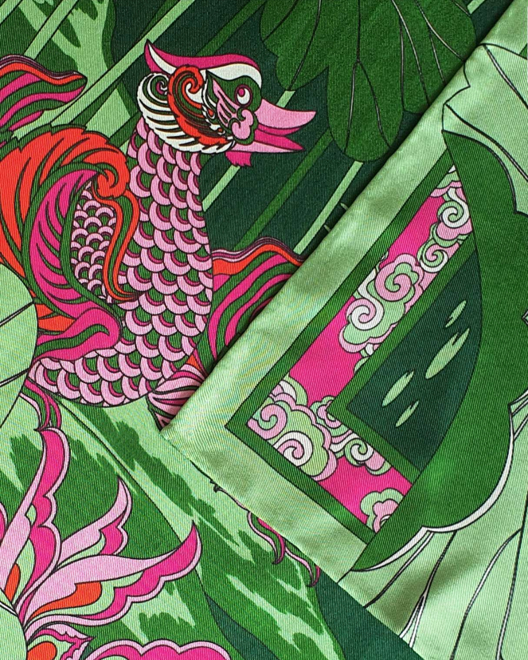 Khăn Lụa Uyên Ương Liên Hạ / Xanh Lá & Hồng / 110x110
