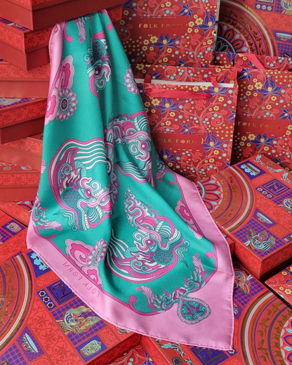 Quà Tặng Cao Cấp Tinh Sắc / Khăn Lụa Vuông Hương Vân Long Mộng / Xanh Ngọc & Hồng