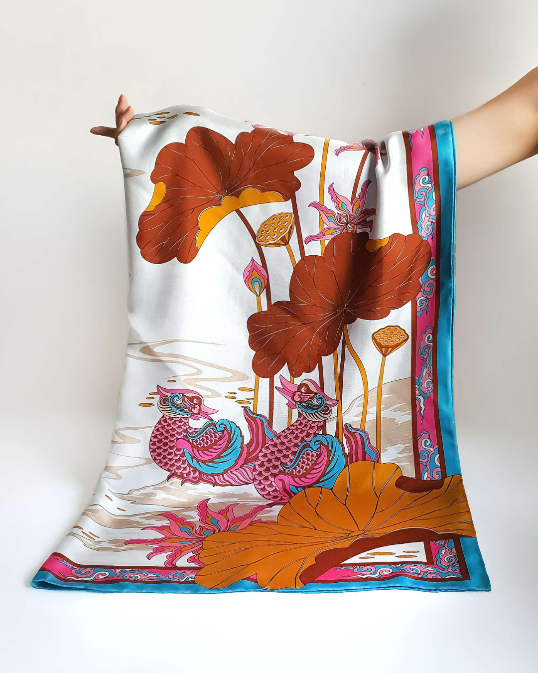 Khăn Lụa Uyên Ương Liên Hạ / Be & Nâu / 90x90cm / 36x36in