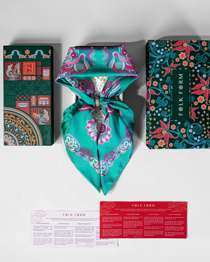 Quà Tặng Cao Cấp / Khăn Lụa Vuông Mây Hoạ Long Ân / Xanh Ngọc