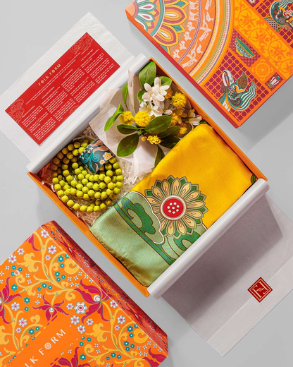 Quà Tặng Cao Cấp / Khăn Lụa Vuông Hương Vân Long Mộng / Xanh Lá & Vàng