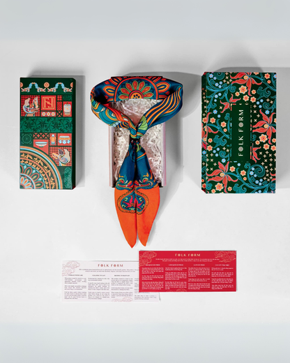 Quà Tặng Cao Cấp / Khăn Lụa Vuông Hương Vân Long Mộng / Xanh Lá & Da Cam