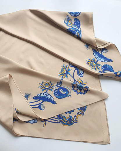 Khăn Lụa Lý Quốc Ký Sự / Be & Xanh Dương / 110x110