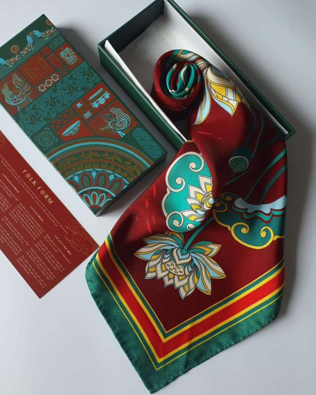 Khăn Lụa Cố Đô Liên Hoạ / Nâu & Xanh Lá Đậm / 55x55cm / 22x22in