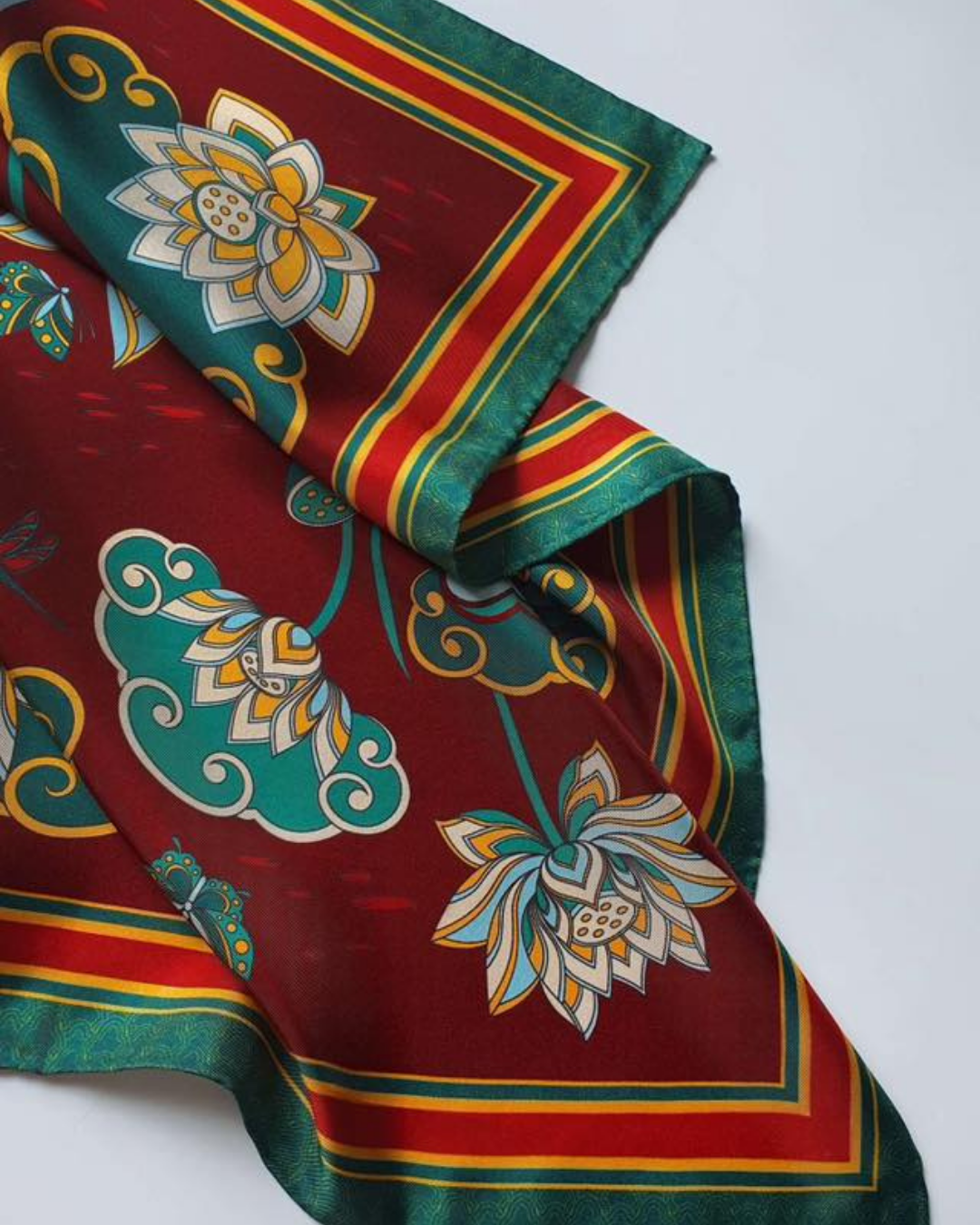 Khăn Lụa Cố Đô Liên Hoạ / Nâu & Xanh Lá Đậm / 65x65cm / 26x26in