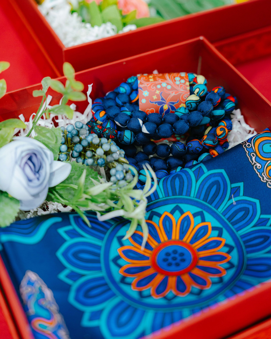 Quà Tặng Cao Cấp / Khăn Lụa Vuông Hương Vân Long Mộng / Xanh Lam Đậm