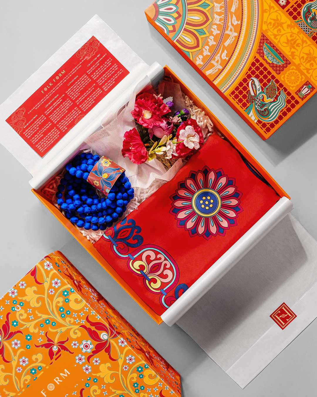 Quà Tặng Cao Cấp / Khăn Lụa Vuông Mây Hoạ Long Ân / Đỏ