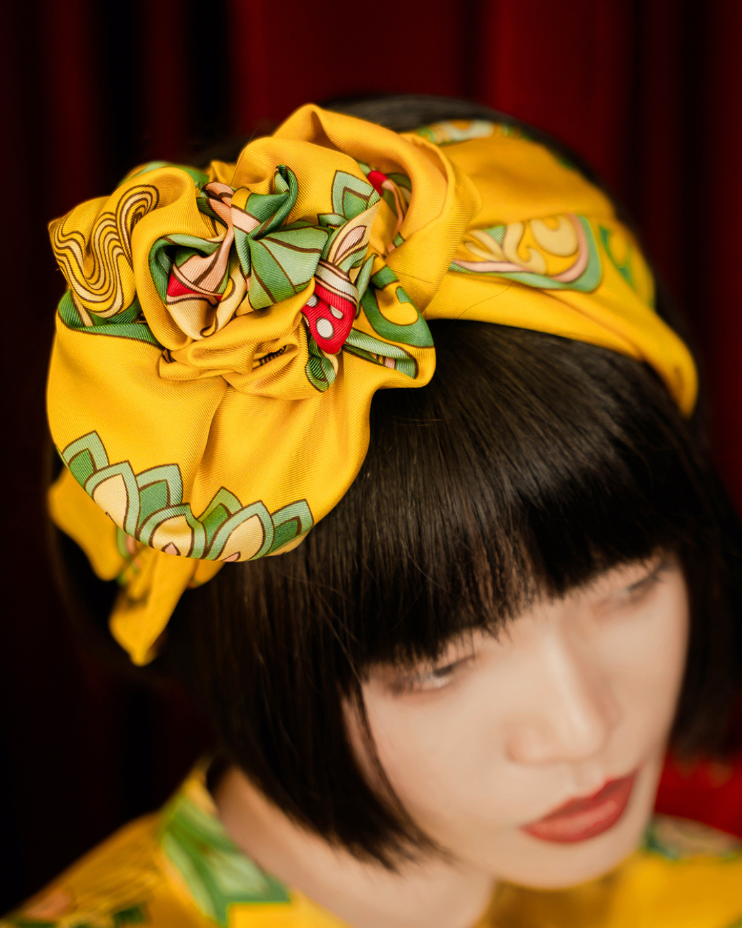 Khăn Lụa Mây Hoạ Long Ân / Vàng / 90x90