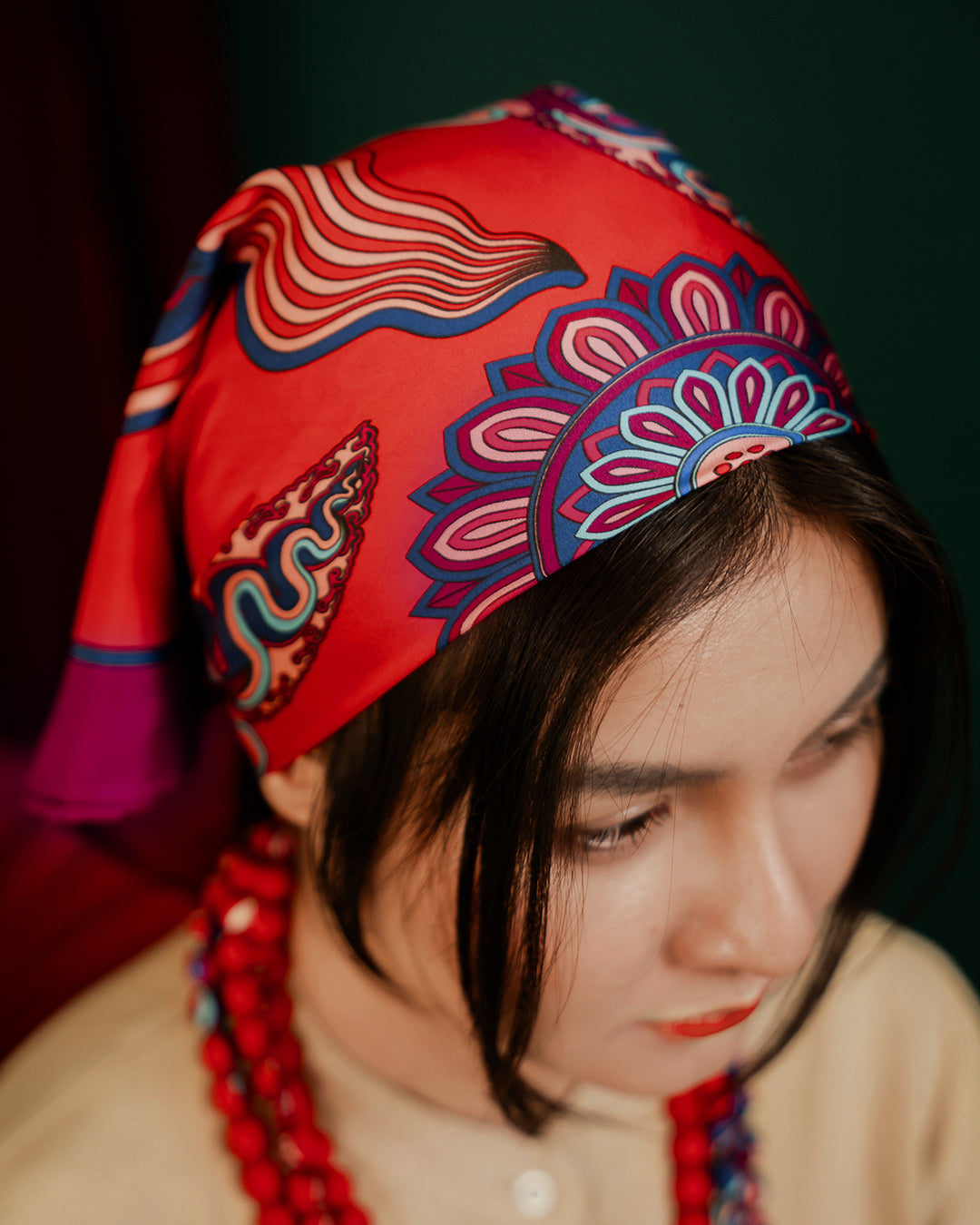 Khăn Lụa Vuông Hương Vân Long Mộng / Đỏ / Quà Tặng Cao Cấp