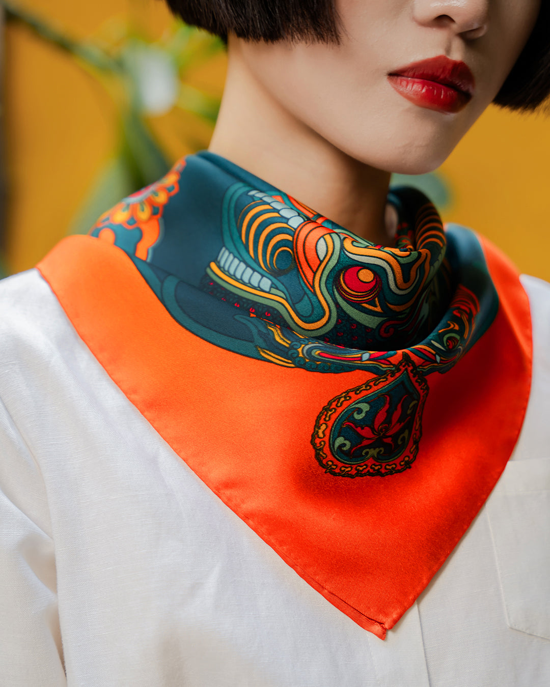 Khăn Lụa Hương Vân Long Mộng / Xanh Lá & Da Cam / Quà Tặng Cao Cấp