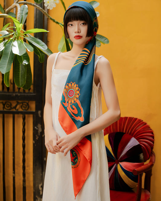 Khăn Lụa Hương Vân Long Mộng / Xanh Lá & Da Cam / 90x90