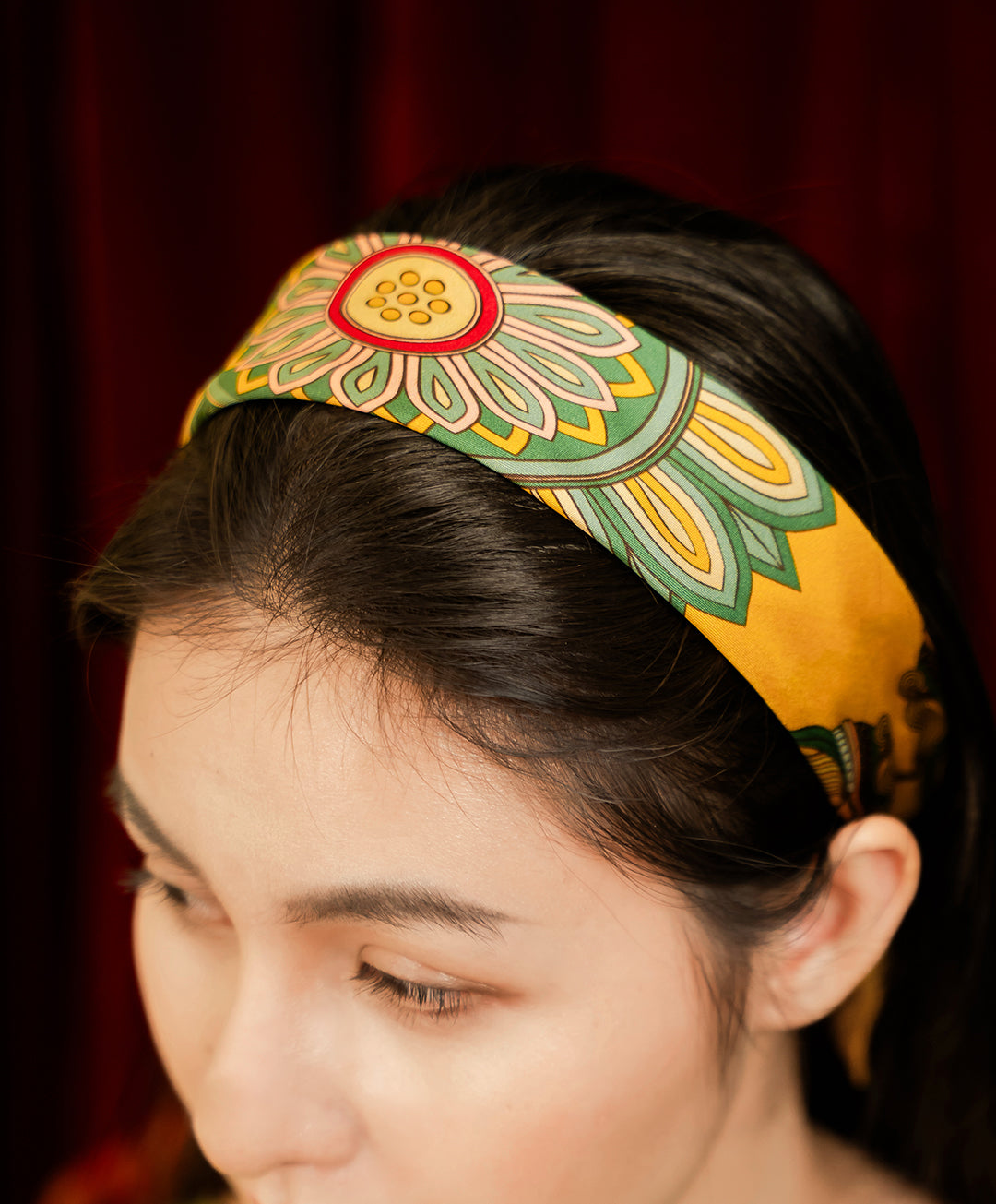 Khăn Lụa Mây Hoạ Long Ân / Vàng / 55x55