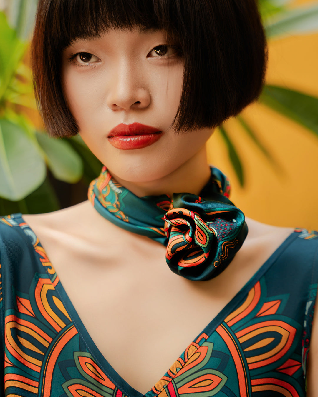 Khăn Lụa Mây Hoạ Long Ân / Xanh Lá Đậm / Quà Tặng Cao Cấp