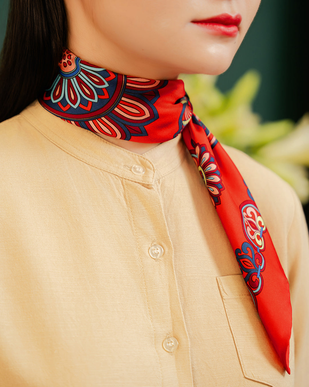 Khăn Lụa Mây Hoạ Long Ân / Đỏ