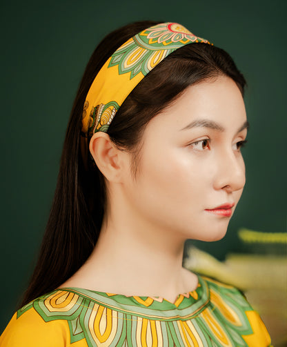 Khăn Lụa Vuông Mây Hoạ Long Ân / Vàng / Quà Tặng Cao Cấp