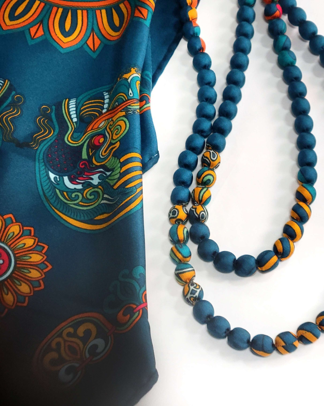 Khăn Lụa Mây Hoạ Long Ân / Xanh Lá Đậm