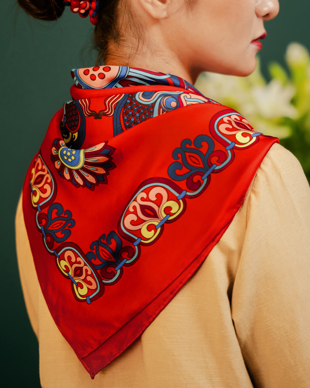 Khăn Lụa Mây Hoạ Long Ân / Đỏ